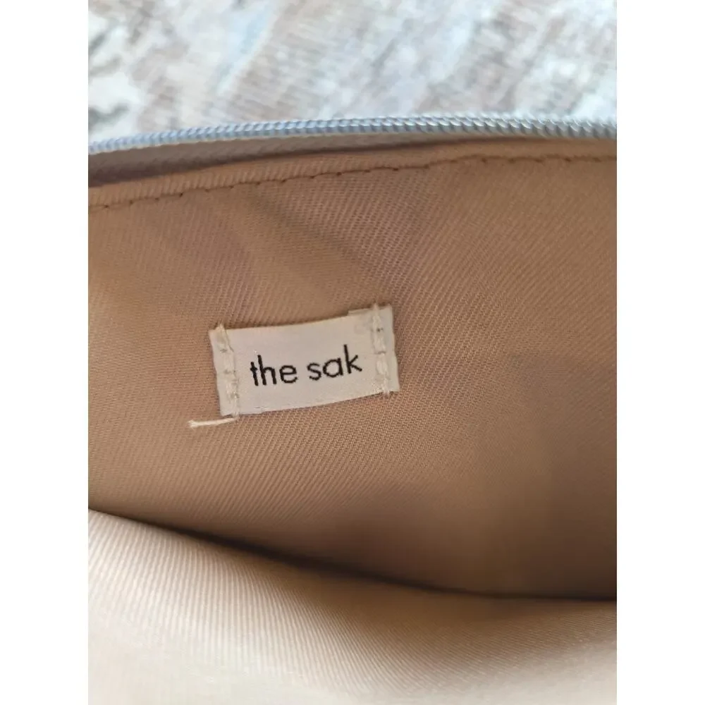 The Sak Iris Leather Card Wallet Gray Embossed Floral ID Coin Pouch Keychain